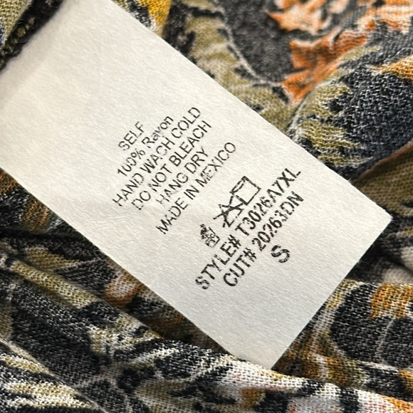 White Birch Small Black and Orange Smocked Fitted Blouse - Picture 7 of 7